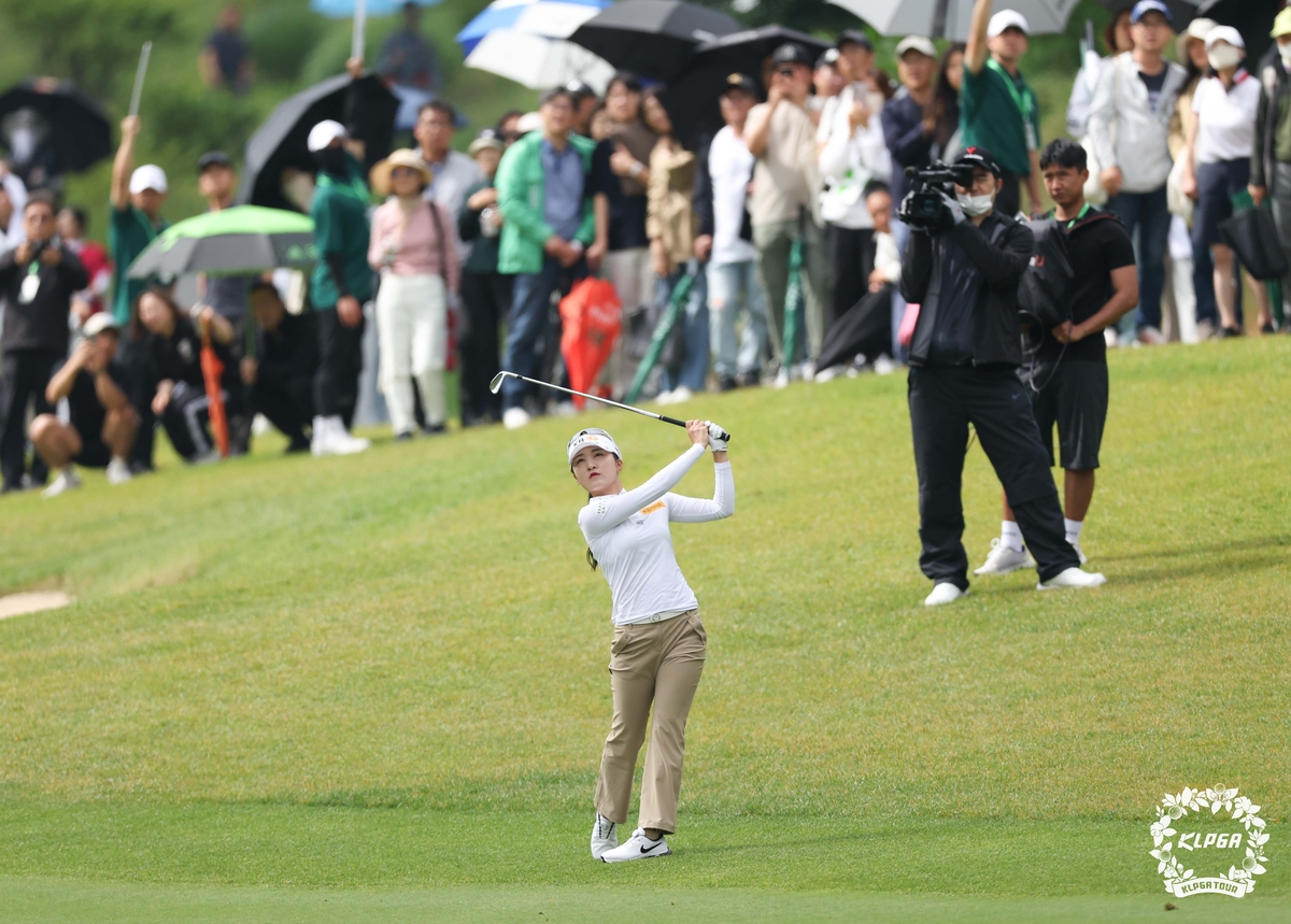 박민지, KLPGA 셀트리온 대회 2R도 선두…사상 첫 4연패 보인다