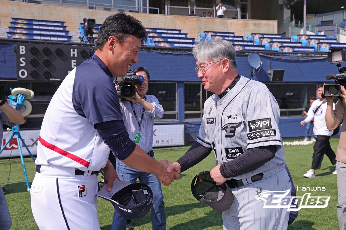 '한화에서 4승 추가' 김경문 감독, KBO 역대 6번째 900승 고지