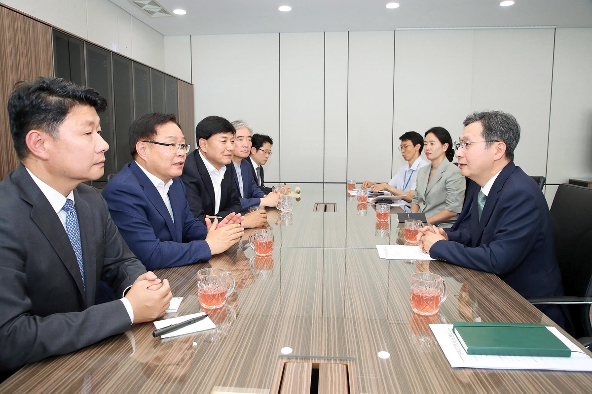 우주항공청 방문한 창원 산학연 "우주항공산업 뒷받침"