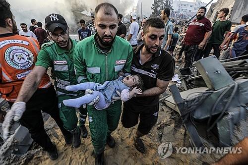 "피가 사방을 덮었다"…폭격에 폐허 된 가자지구