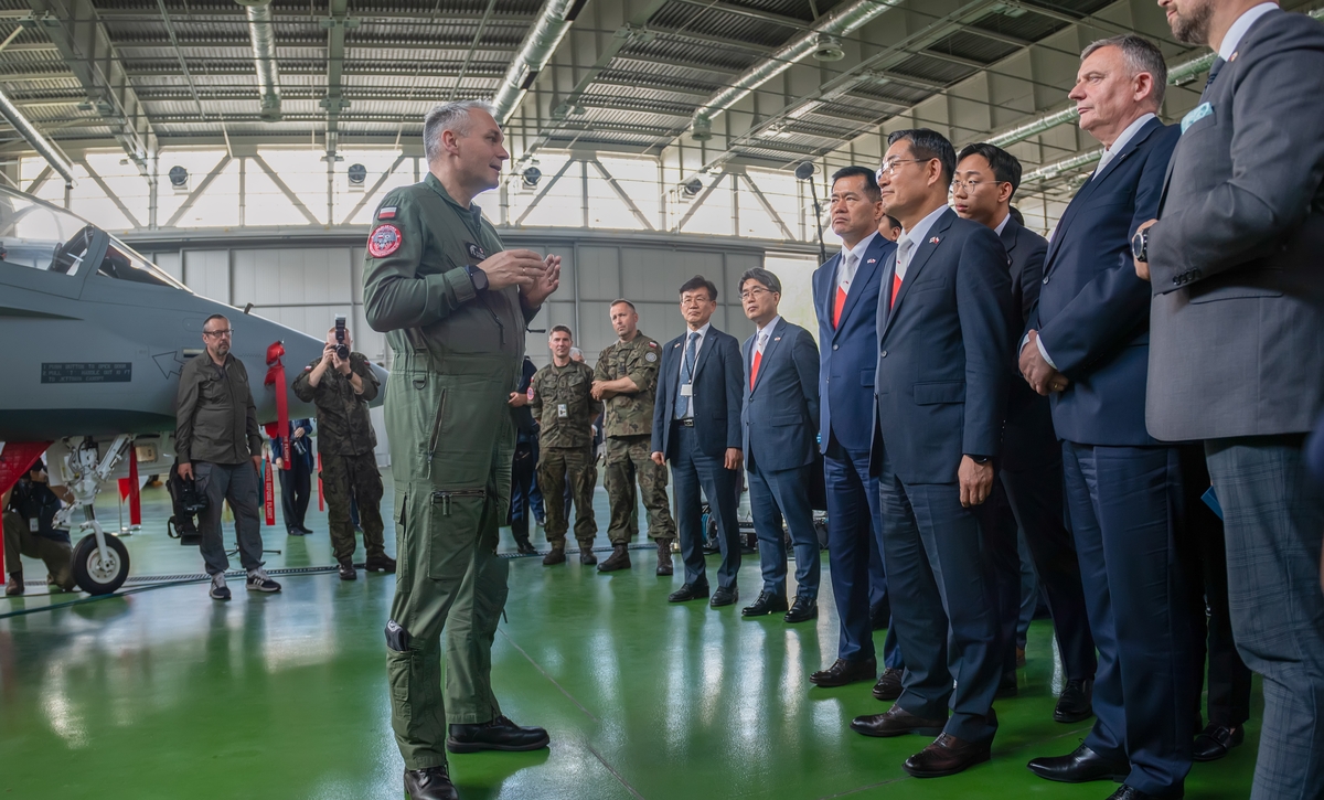 국방장관·방사청장, 폴란드 FA-50 운용 점검…유지보수 협력