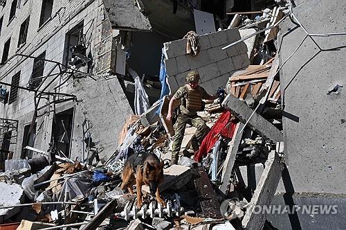 "러 폭격으로 우크라 제2도시서 최소 3명 사망, 52명 부상"