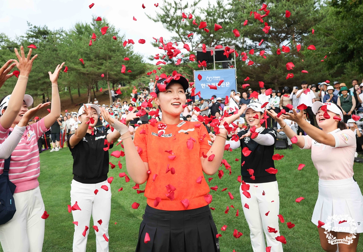 박현경, KLPGA 투어 BC카드·한경 레이디스컵 우승…윤이나 2위(종합)