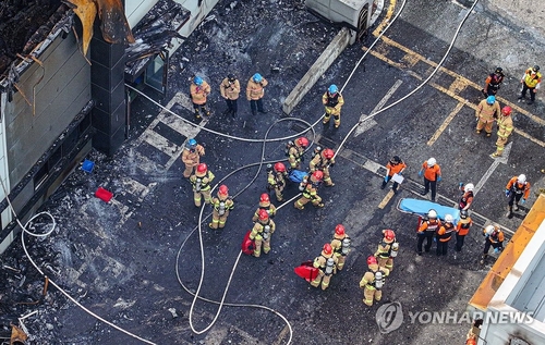 화성 아리셀 공장화재 사망·실종 23명 중 한국인 5명으로 늘어(종합)