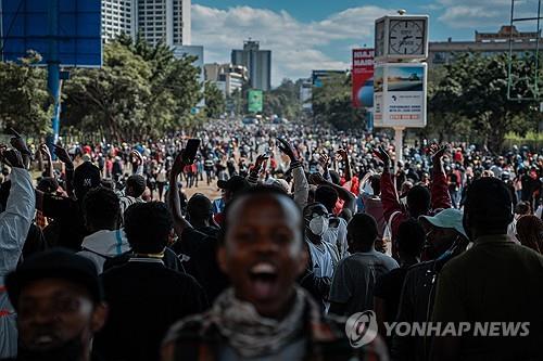 케냐 증세반대 시위 속 경찰발포에 최소 5명 사망…의회 대혼란(종합2보)