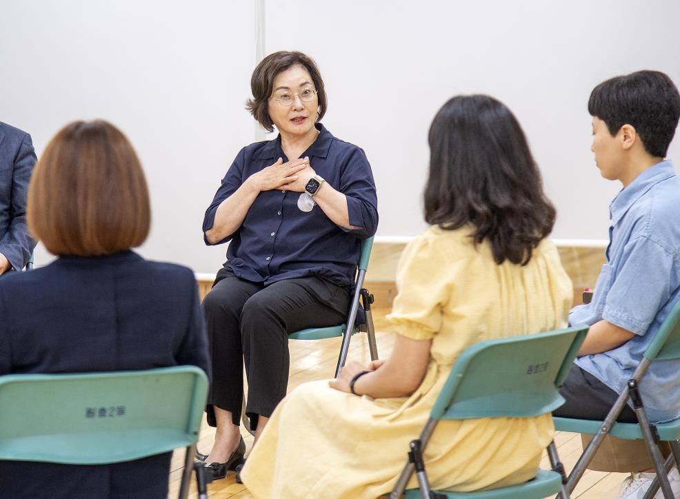 용산구 '찾아가는 친절교육'…"한명의 친절이 구민전체 만족↑"