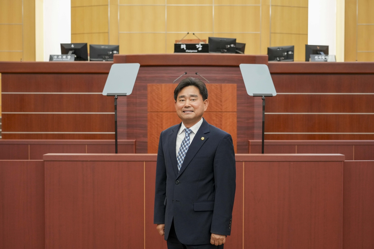 전북도의회 후반기 운영위원장에 윤수봉 도의원