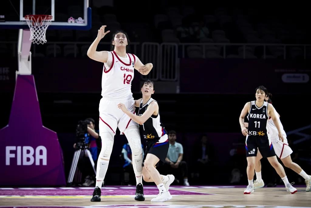 NBA杯-东欧哑火仅合砍33分 亚历山大39分 雷霆20记三分球淘汰独行侠