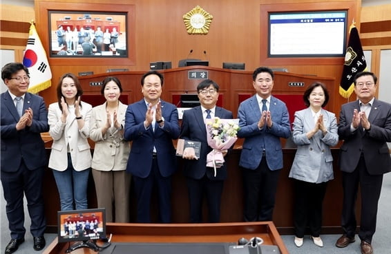 오산대학교 허남윤 총장, 오산시의회 명예의장 위촉