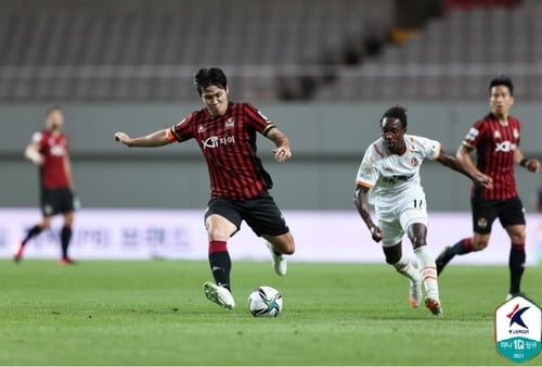 ⚽澳超半场：巴巴洛塞斯补时破门 惠灵顿凤凰暂1-0领先西部联