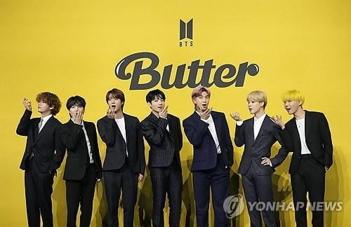 "BTS 활동 중단?"...주식 판 직원들 '재판행'