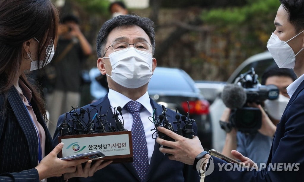 '김만배 돈거래' 전직 언론인, 사망한 채 발견