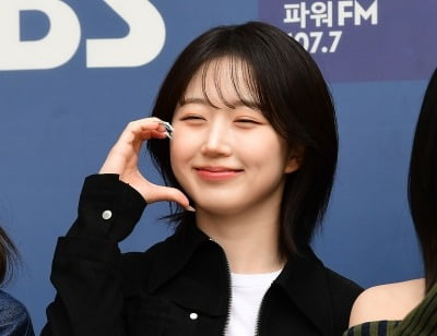 JYP "엔믹스 해원, 연습 도중 경미한 허리 부상…'음중' 무대 앉아서 진행" [전문]