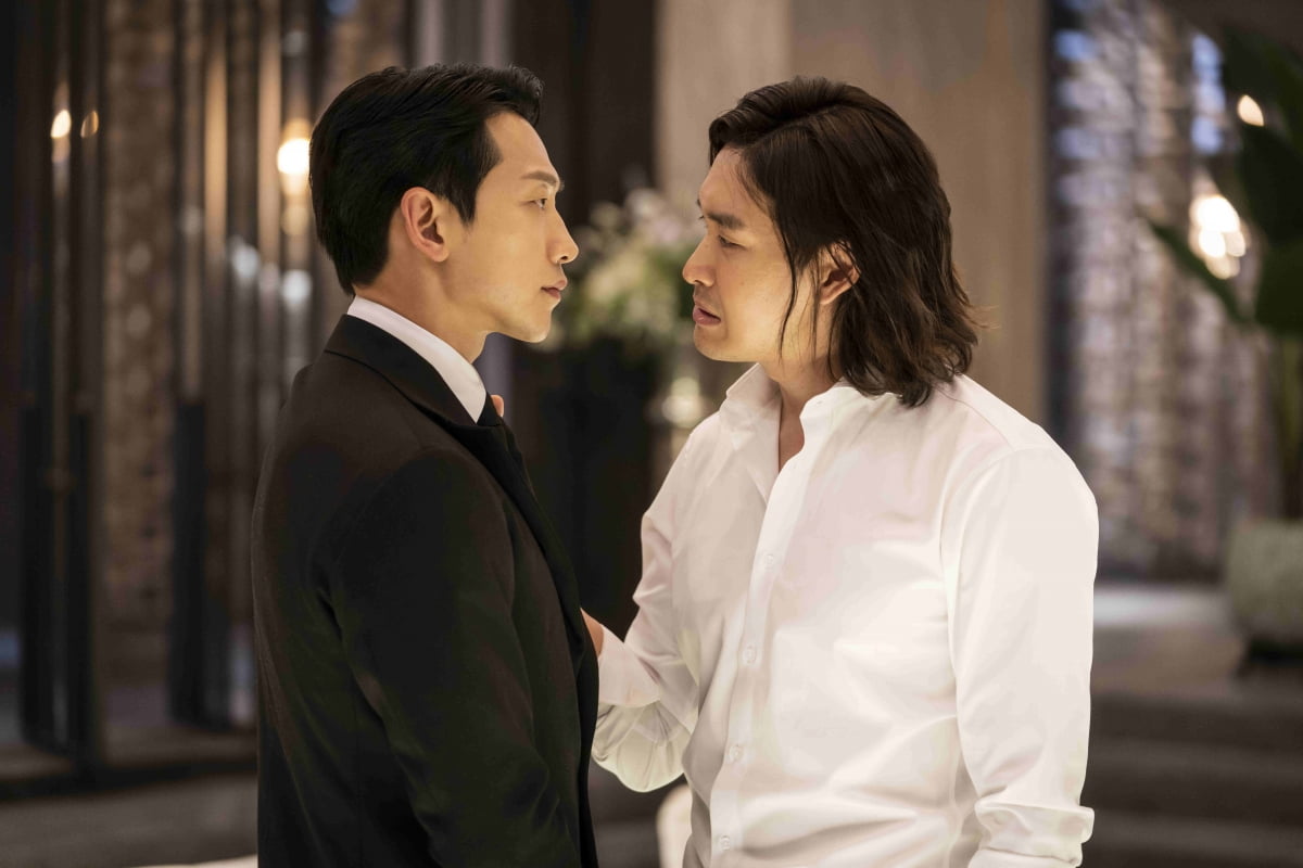 Stills from 'Red Swan' starring Kim Ha-neul and Jeong Ji-hoon have been ...