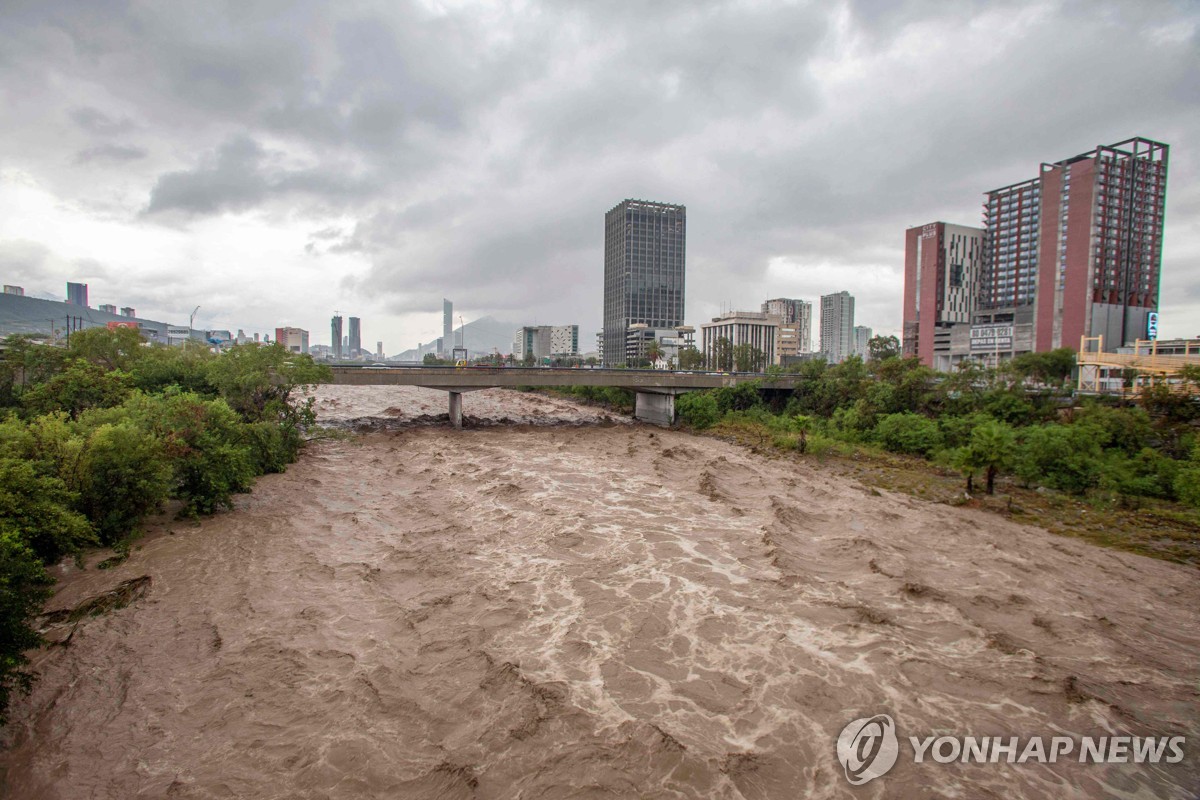 "폭염·홍수·산불…전 세계서 동시다발적으로 기상 이변 발생"