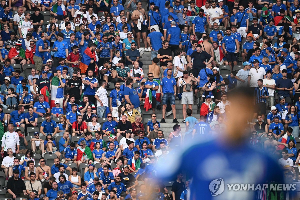 3년 전엔 '깜짝 우승'이었나…이탈리아, 굴욕의 유로 16강 탈락