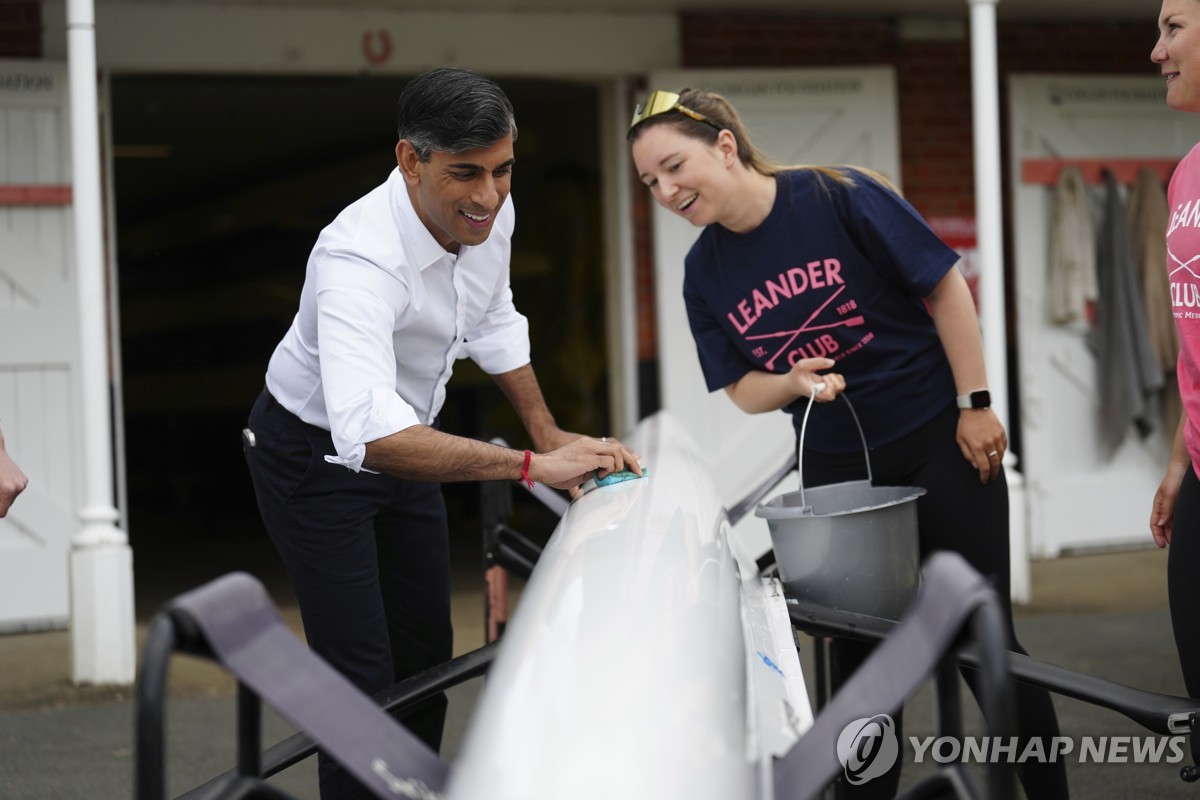 '지지율 우세' 英노동당 우클릭…"집권시 핵잠수함 추가"