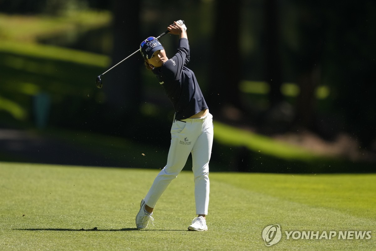 고진영, 여자 PGA챔피언십 둘째날 선두권 도약