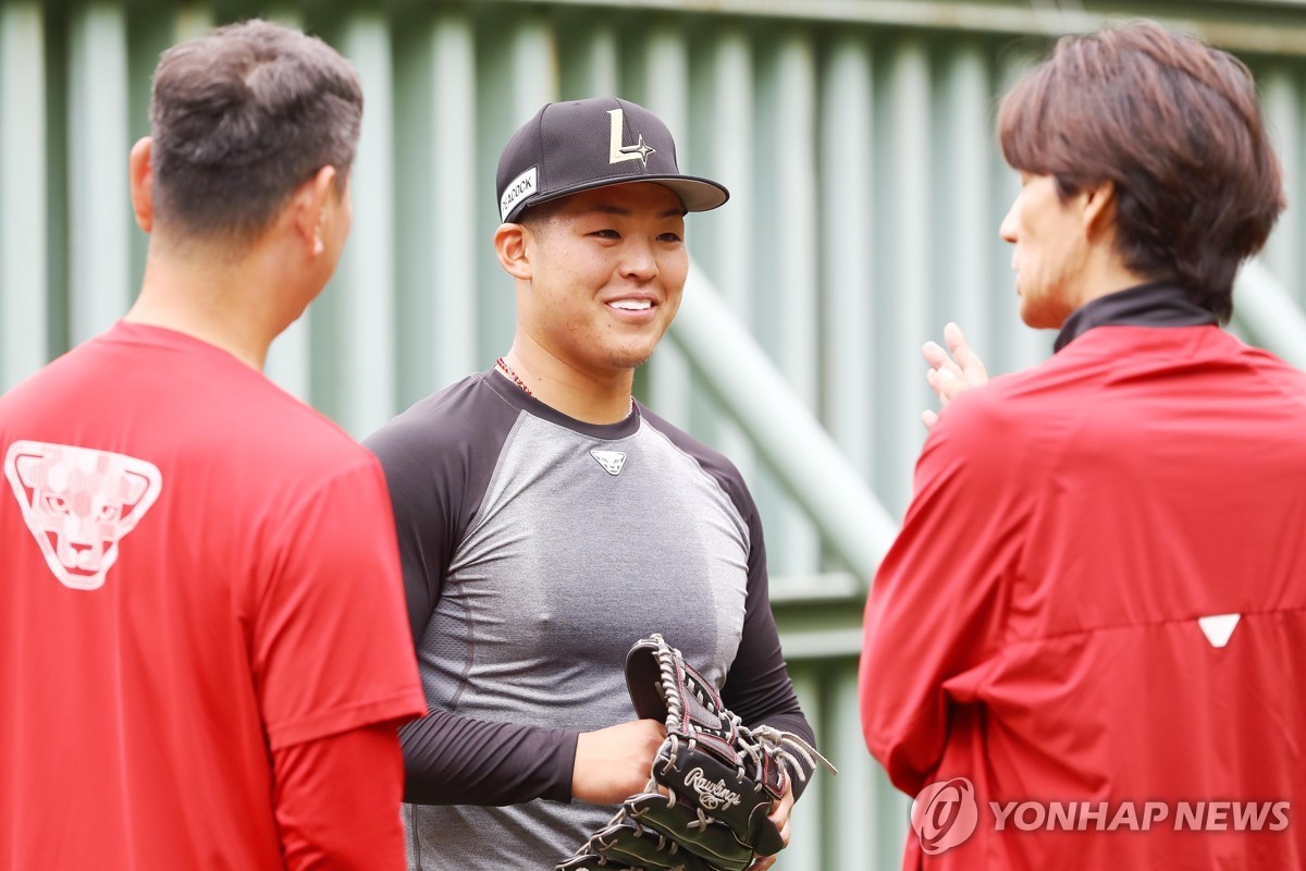 SSG 이숭용 감독 "시라카와, 긴장 극복 못 하면 불펜 기용 고려"