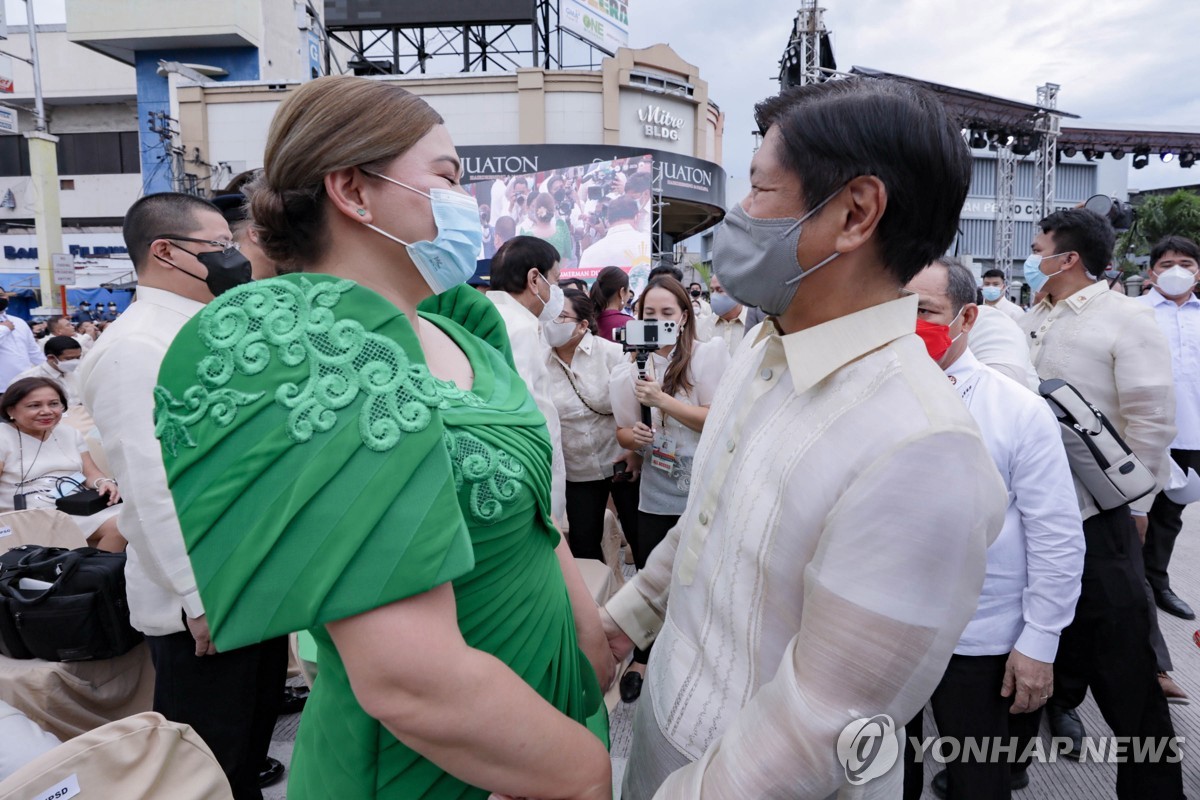 두테르테 필리핀부통령, 교육장관 사임…전현직 대통령동맹 균열