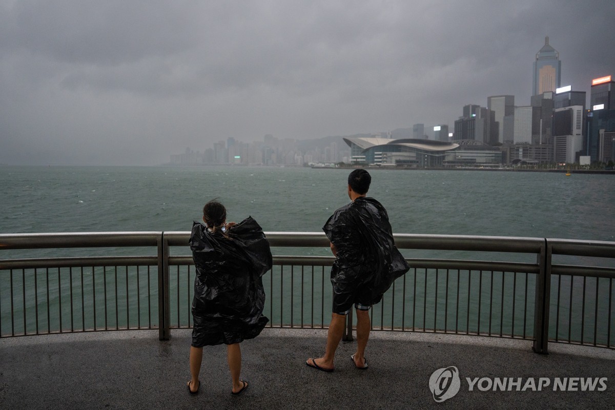 홍콩, 9월 23일부터 태풍·폭우에도 증시 휴장 않기로
