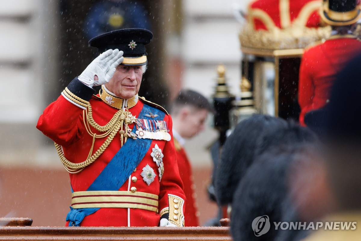 찰스3세 생일행사…'암투병' 왕세자빈, 반년 만에 공식석상(종합)