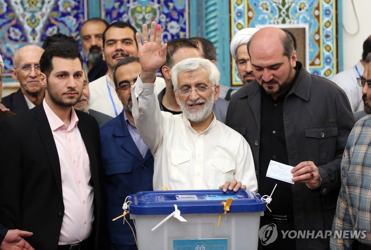 이란 대선 2위 결선진출 잘릴리…'하메네이 측근' 외교통