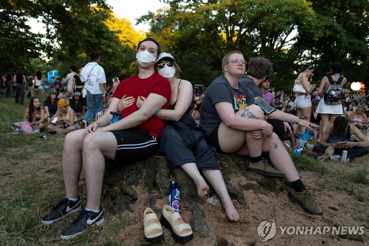 코로나19 여름유행 오나…"미국엔 전국적 확산세 관측"