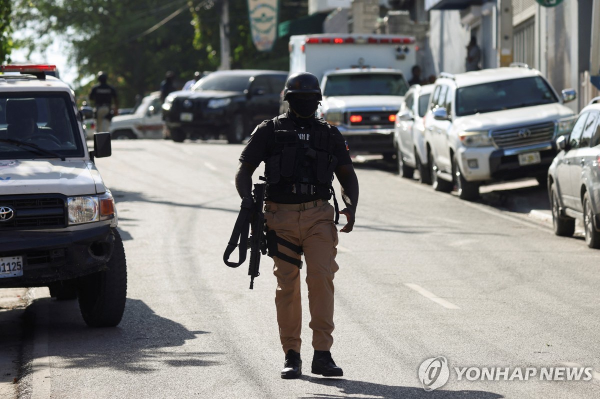 아이티서 경찰관 셋, 갱단 공격에 사망…총리 "야만적"