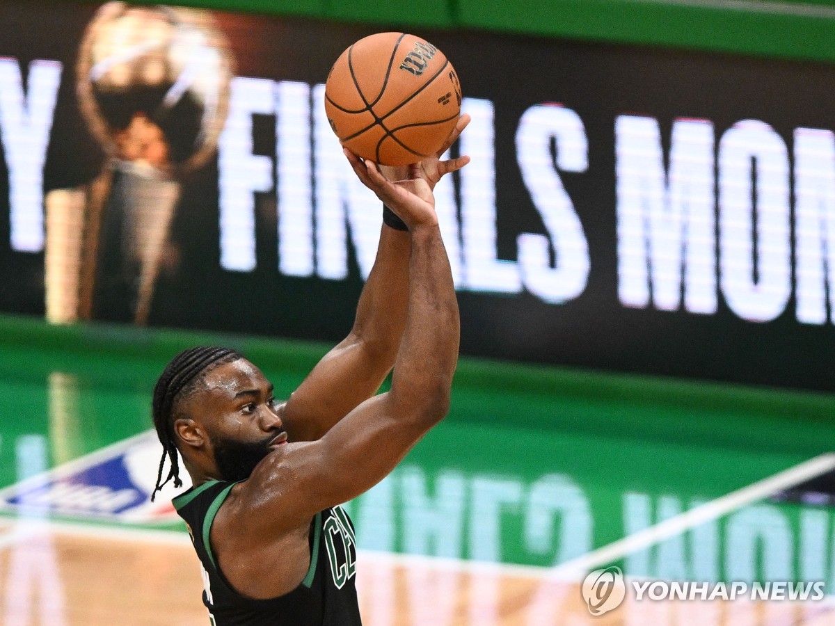 NBA 보스턴, 결승서 댈러스에 먼저 2연승…18회 우승 도전 순항