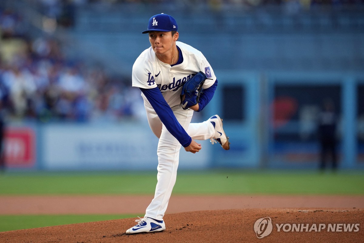 MLB 다저스 어쩌나…야마모토·베츠, 한꺼번에 부상 이탈