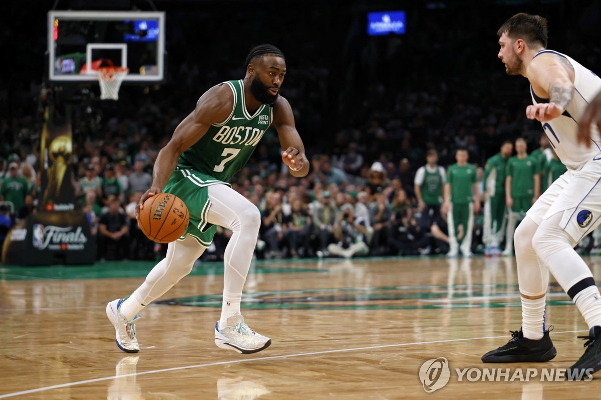 돈치치 믿는 'NBA 준우승' 댈러스…"조던·제임스처럼 해낼 것"