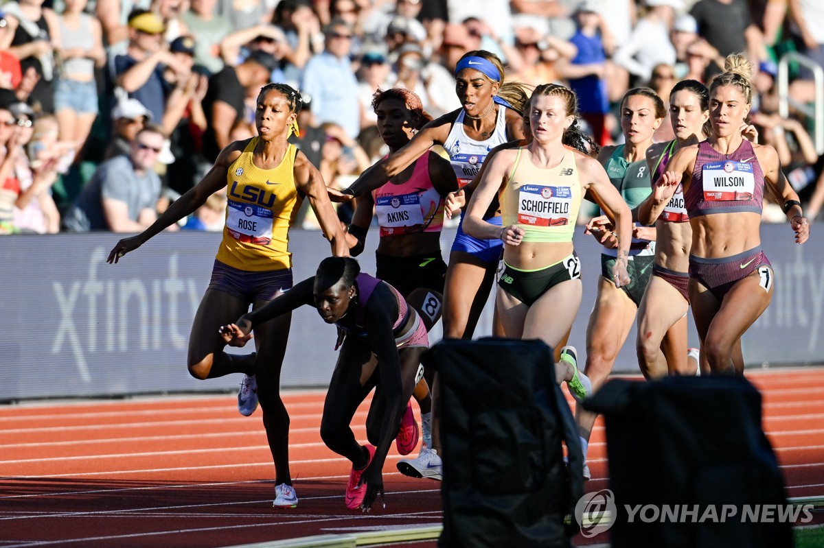 넘어진 디펜딩챔피언…애싱 무, 여자800ｍ 파리올림픽 출전 좌절