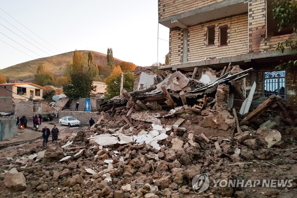 이란 북동부 규모 4.9 지진…"4명 사망, 120여명 부상"
