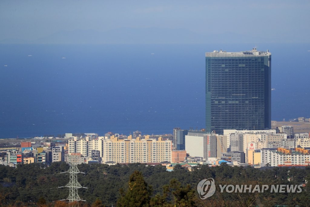 제주 최고층 드림타워 사우나실 불…관광객 대피 소동