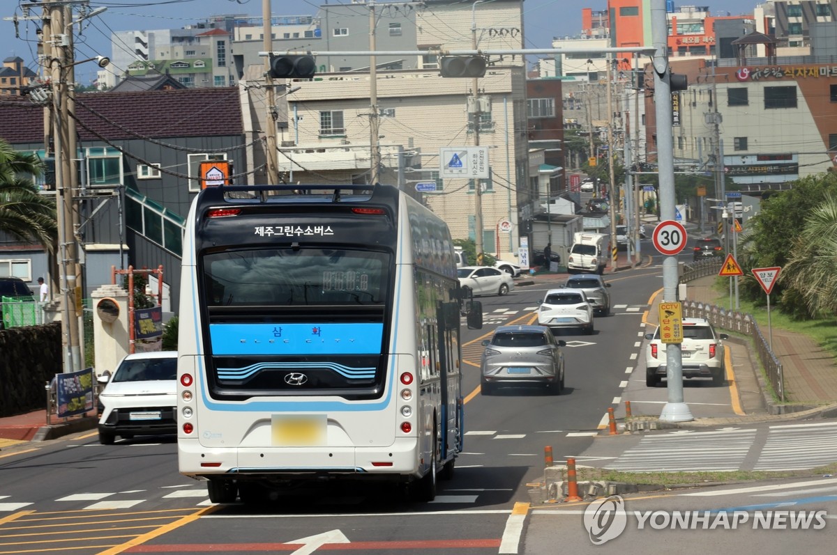 제주 버스 55대 감차…"연간 128억원 절감"