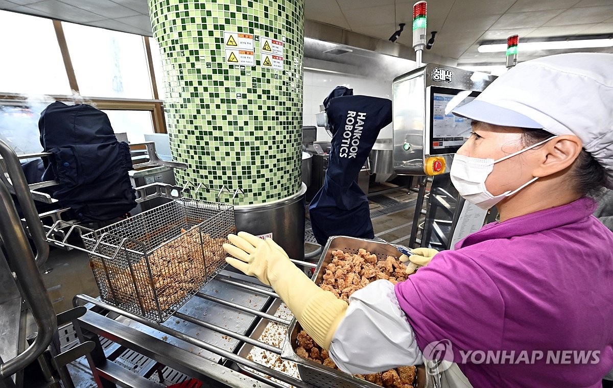 서울교육청, 급식실 환기 가이드 마련…"발암물질 방지기 부착"