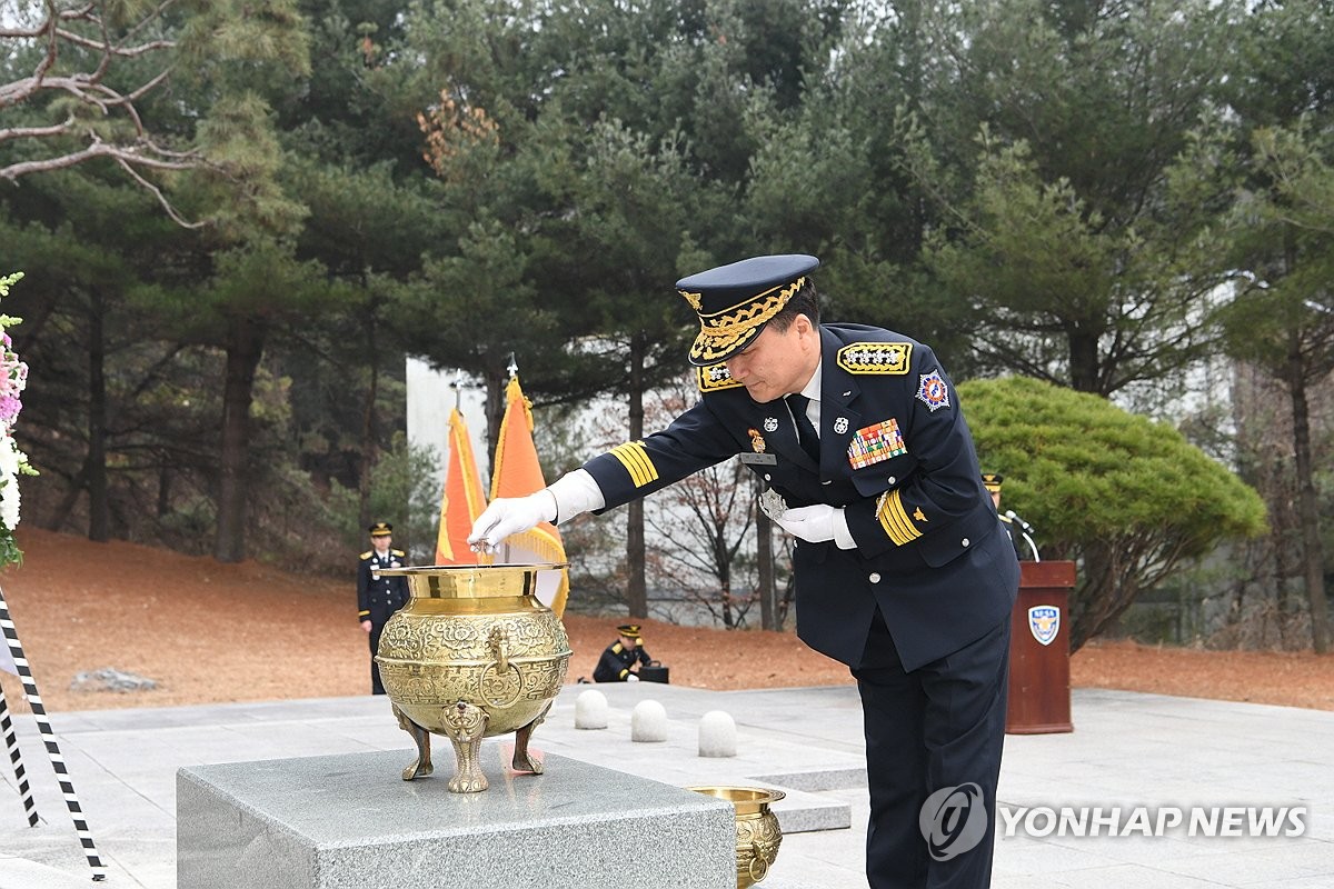 순직 소방관 예우·유가족 지원 강화…소방청 훈령 발령