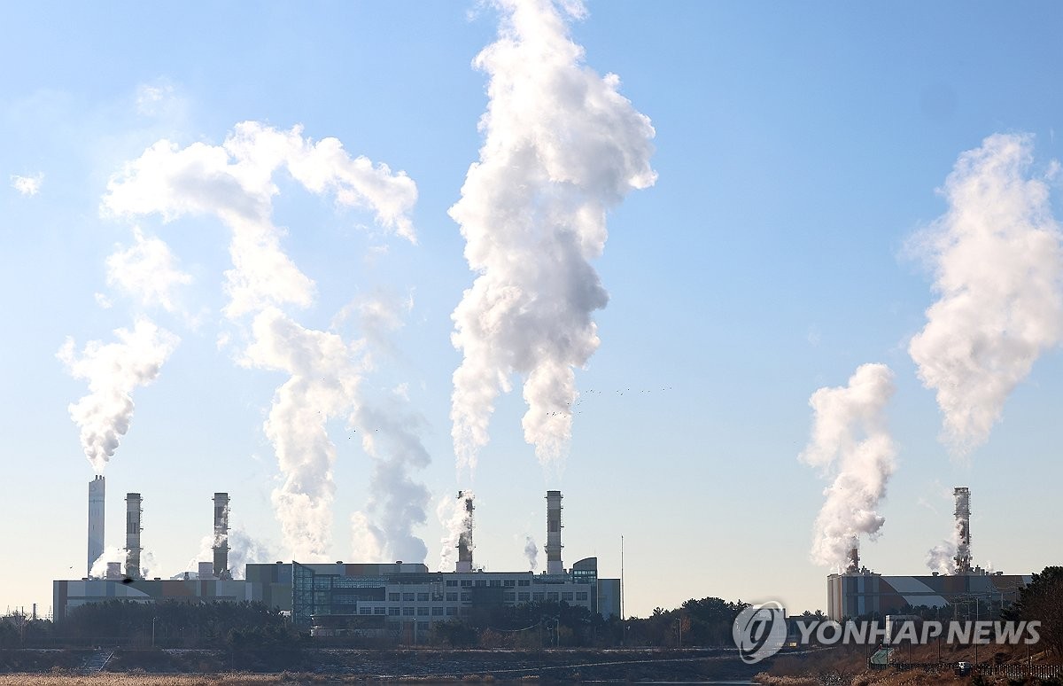 작년 대형사업장 대기오염물질 배출량 22만t…철강업 최다