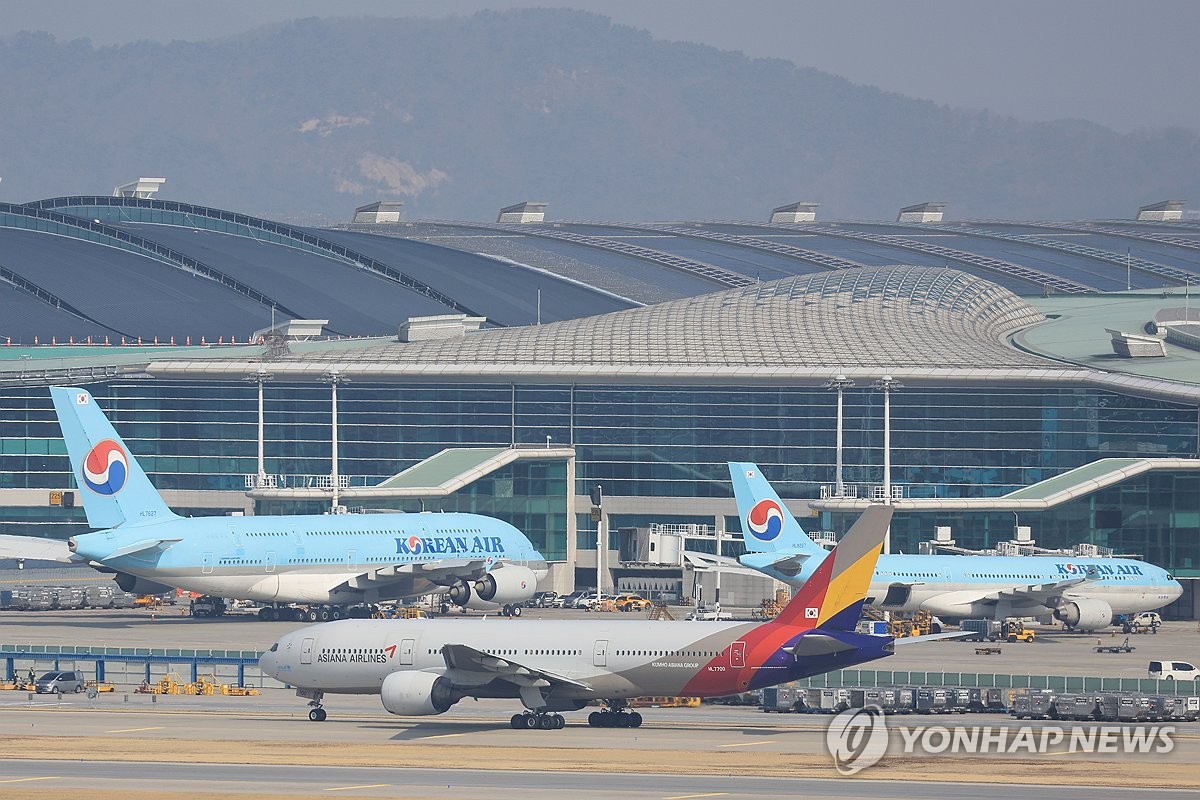 인천공항에도 북한 오물 풍선…주말 동안 세 차례 운항 차질(종합)