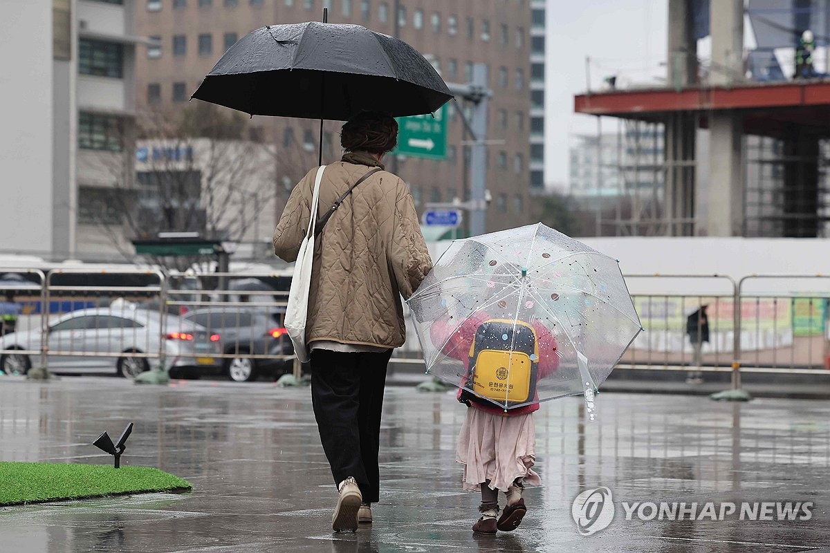 [저출생 대책] 결혼하면 세금 깎아준다…자녀 세액공제 확대