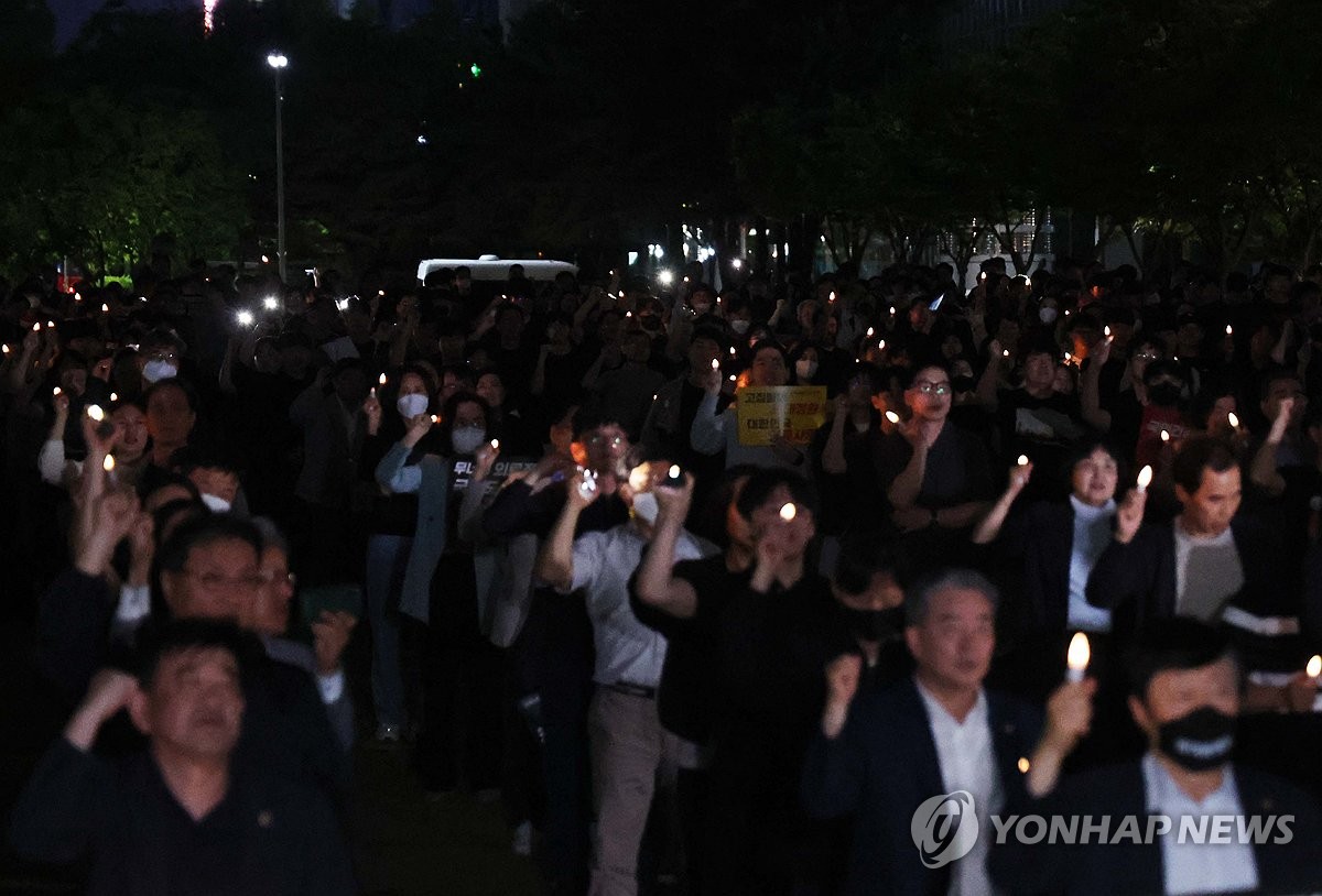 [속보] 정부 "의사국시 예년과 동일한 시기 시행…의대생 복귀해야"