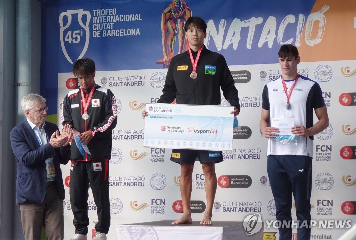 자유형 400ｍ 김우민 개인 최고·100ｍ 황선우 대회신기록 우승