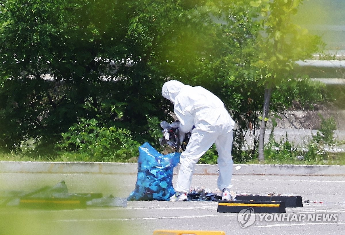 북한발 '오물풍선' 외신도 주목…남북 '풍선전쟁' 조명도