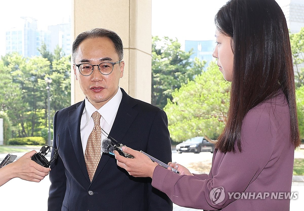 이원석, 이재명 기소 여부에 "판결문 분석중…실체규명에 최선"