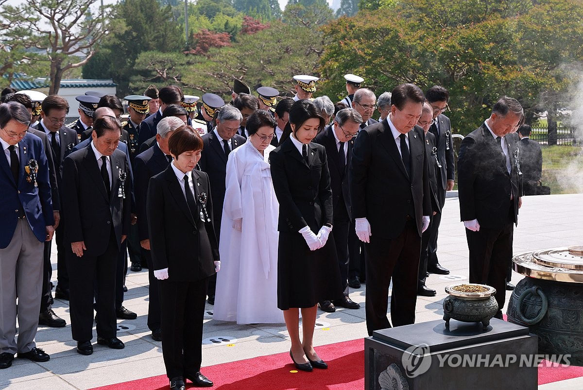 '영웅·자유·희생' 부각한 尹, 北 도발에 '단호 대응' 역설