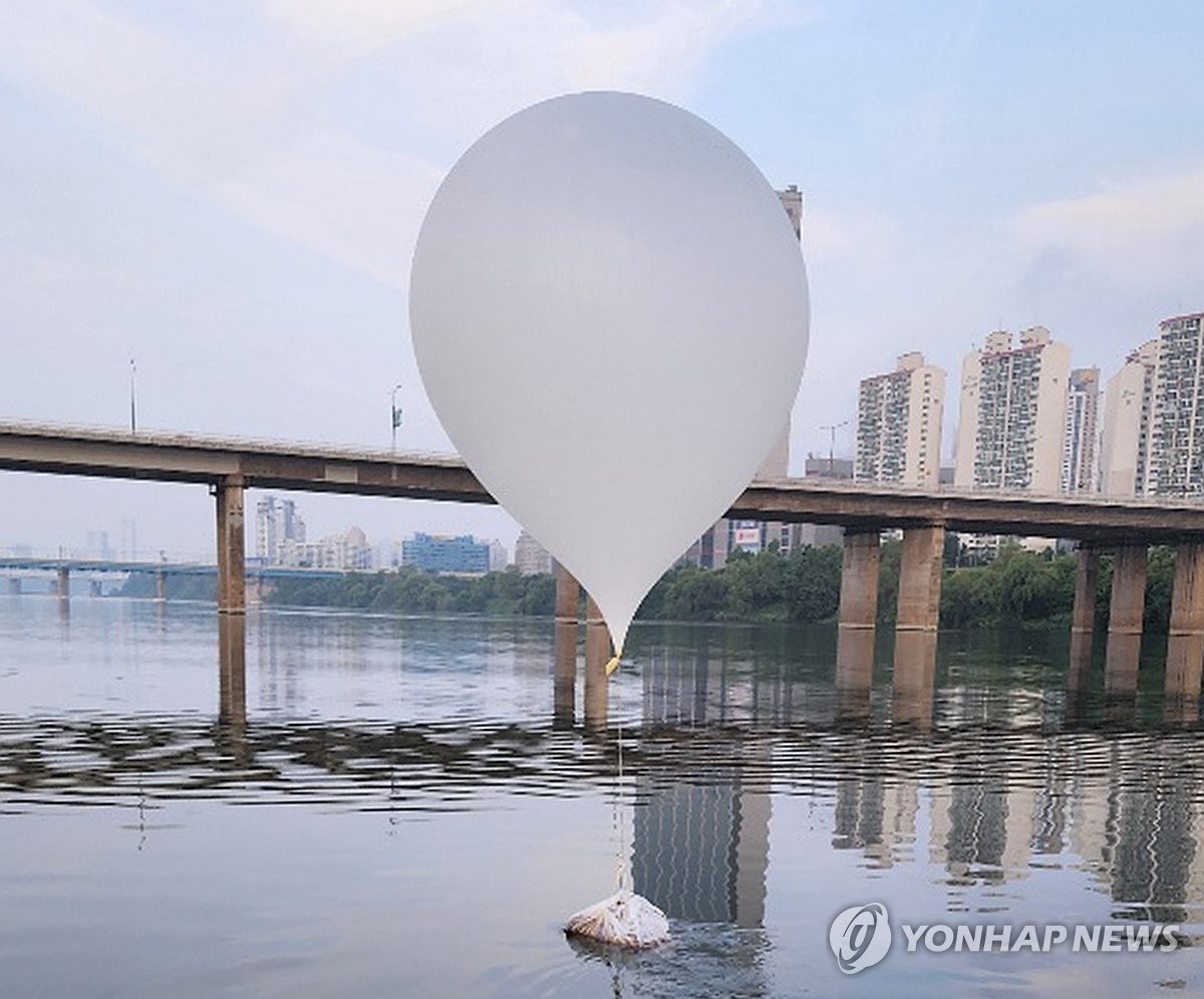 육군, 북 오물풍선 살포 때 음주회식한 사단장 보직해임