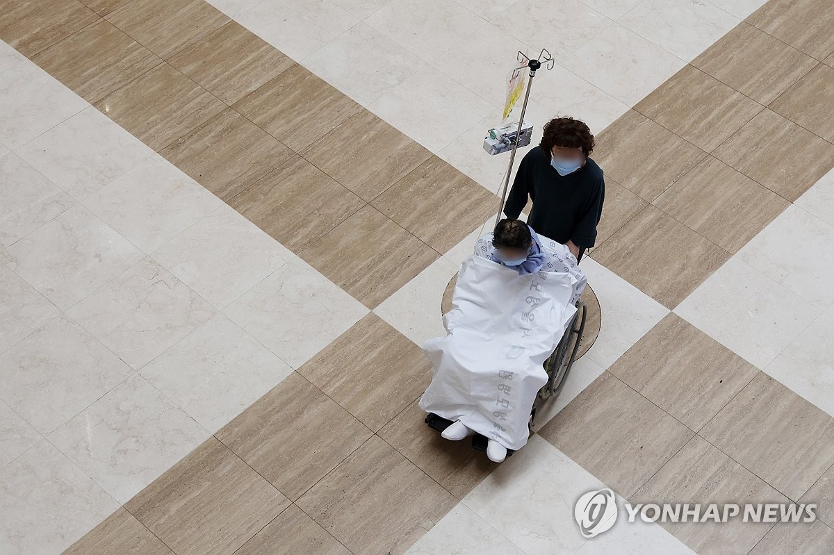 세브란스병원 교수들 오는 27일부터 '무기한' 휴진 결의