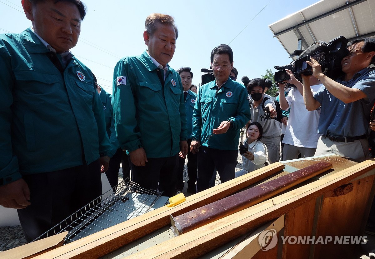 "또 지진 올까 걱정시럽죠"…여전히 불안한 부안 주민들