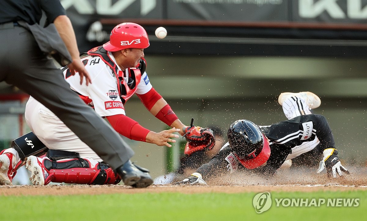 선두 KIA, 2위 LG 대파하고 4연승…두산은 NC 꺾고 2위 약진(종합)